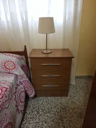 Habitacion vintage de cama 90,nesa y armario.