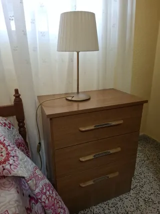 Habitacion vintage de cama 90,nesa y armario.