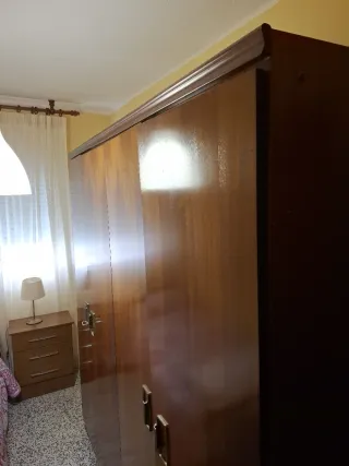 Habitacion vintage de cama 90,nesa y armario.