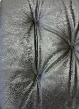 Butaca Danesa Vintage Negra + Reposapiés