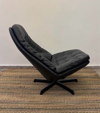 Butaca Danesa Vintage Negra + Reposapiés