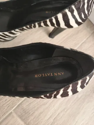 Zapatos tacón Ann Taylor cebra T.37.5