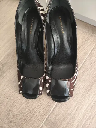 Zapatos tacón Ann Taylor cebra T.37.5