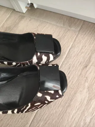 Zapatos tacón Ann Taylor cebra T.37.5