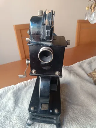 Proyector de cine antiguo
