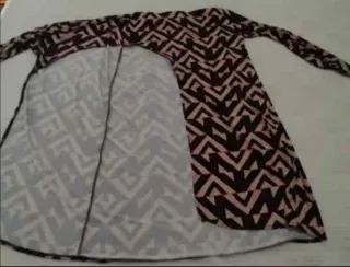 Falda larga geométrica beige y marrón