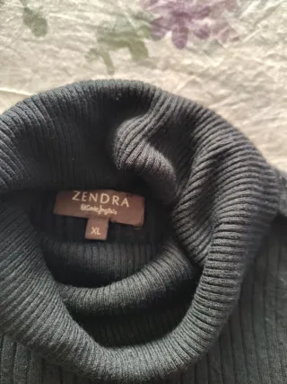 Jersey Negro Cuello Alto