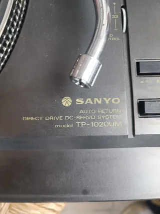 Giradischi Sanyo TP-1020UM
