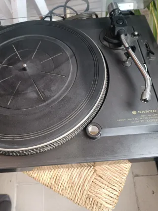 Giradischi Sanyo TP-1020UM