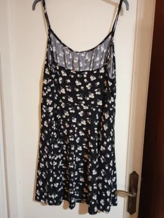 Vestido negro flores tirantes