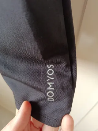 Camiseta deportiva manga recortada DOMYOS negra