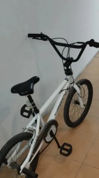 Bicicleta BMX Freestyle Bianca