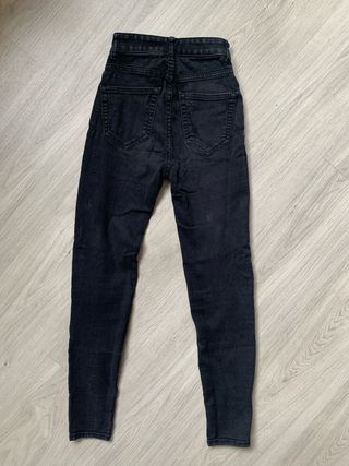 Pantalón vaquero negro Pull&Bear