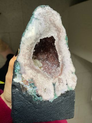 Geode Ametista con Calcite Fluorescente