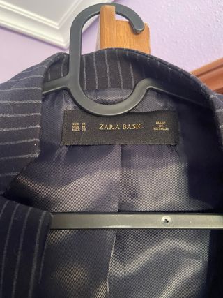 Americana Zara Raya Diplomática Negra