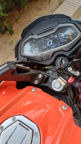 Moto Bajaj Pulsar Naranja/Blanca