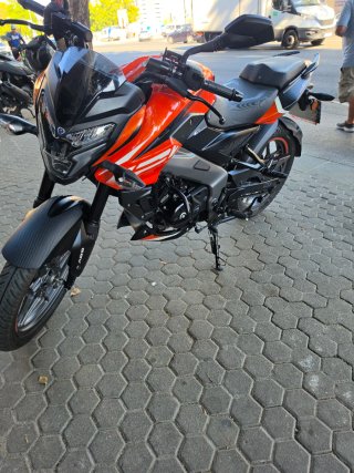 Moto Bajaj Pulsar Naranja/Blanca