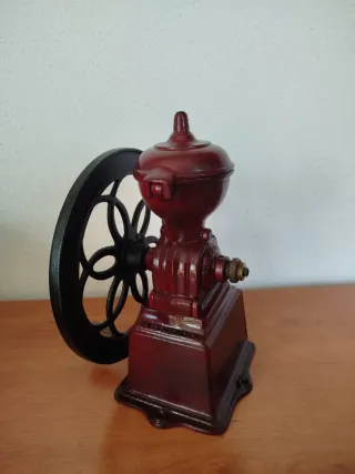 Molinillo de café antiguo