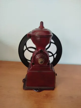 Molinillo de café antiguo