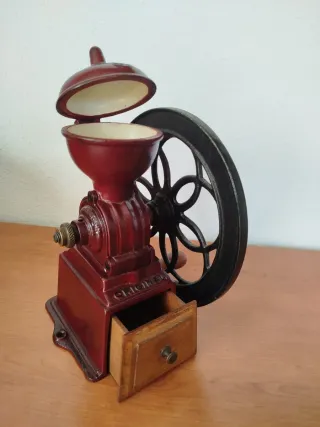 Molinillo de café antiguo