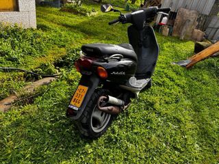 Yamaha Neos 49cc - 3 años parada