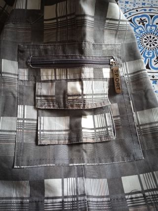 Pantalone corto uomo multitasche fantasia