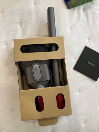 Set accessori Dyson Due spazzole e un caricabatterie