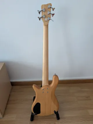 Bajo Warwick Rockbass Streamer Standard 5 cuerdas.