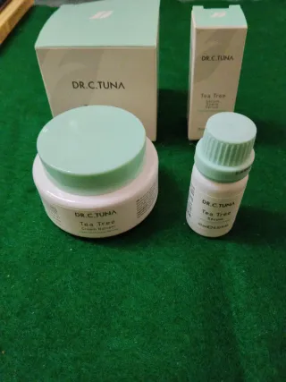 Dr. C. Tuna Tea Tree Crema y Sérum