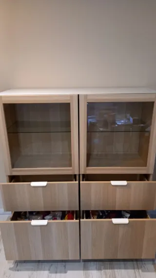 Vitrina madera, cristal Ikea Besta.Tiempo Limitado