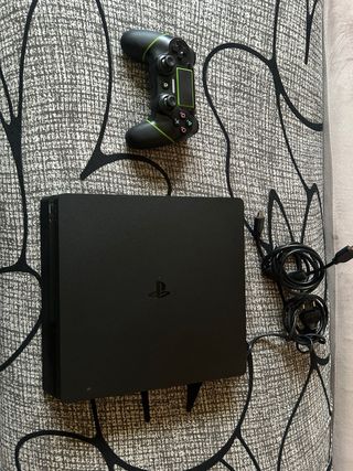 PS4 Slim 500GB + 9 juegos