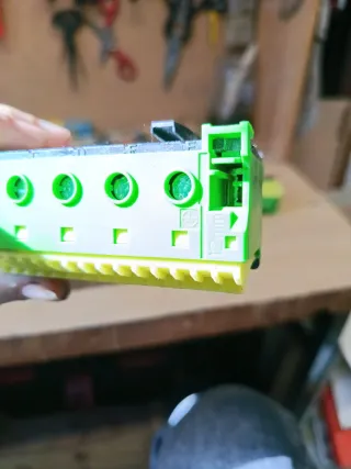 4 Regleta tierra HAGER 400V 4/16mm2 12mm electrico