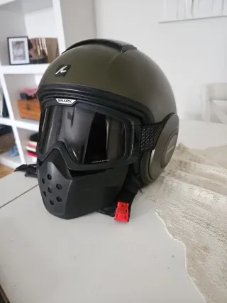 Casco Shark Verde Militar con Gafas