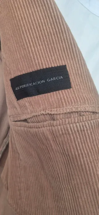 Americana de pana 48 Purificacion Garcia. Elegante