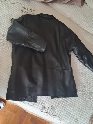 Chaqueta de Piel Negra Talla 42