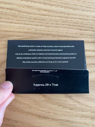 Pulsera de metal plateada