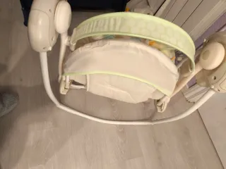 Hamaca bebé Ingenuity con música y movimiento