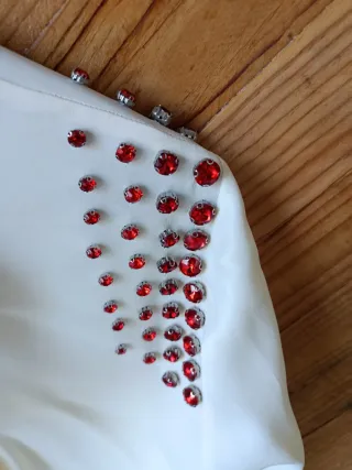 Blusa Beige con Strass Rojo BAJADA DE PRECIO