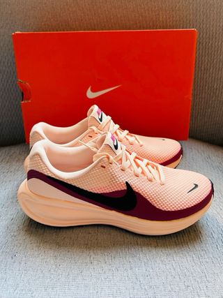 ZAPATILLAS NIKE REVOLUTION 8 NÚMERO 37.5