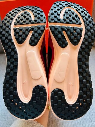 ZAPATILLAS NIKE REVOLUTION 8 NÚMERO 37.5