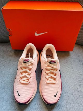 ZAPATILLAS NIKE REVOLUTION 8 NÚMERO 37.5