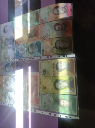 Colección de 23 Billetes Venezolanos