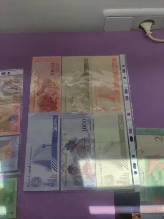 Colección de 23 Billetes Venezolanos