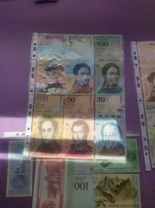 Colección de 23 Billetes Venezolanos