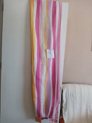 Cortina in tessuto con strisce verticali