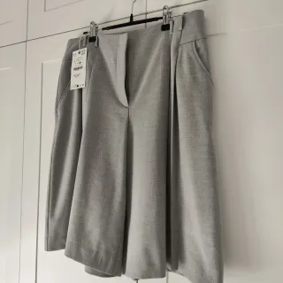 Zara Bermuda Larga Gris Talla L
