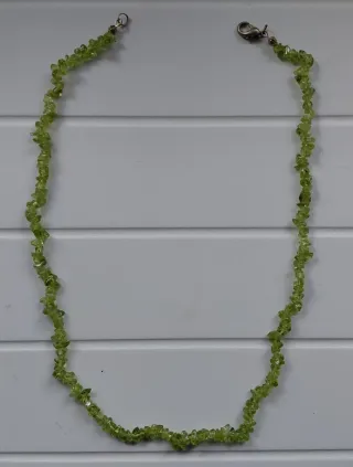 Collar piedras de Peridoto semipreciosas.