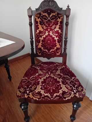 Dos Sillas Antiguas Terciopelo Madera