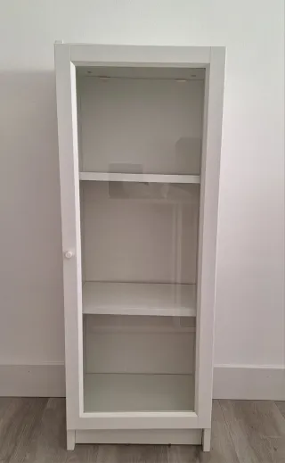 Vitrina con baldas, blanca.