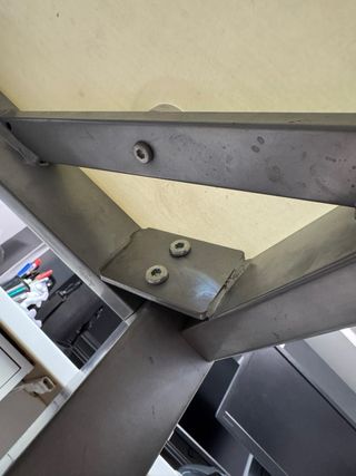 Mesa cristal mate y patas hierro